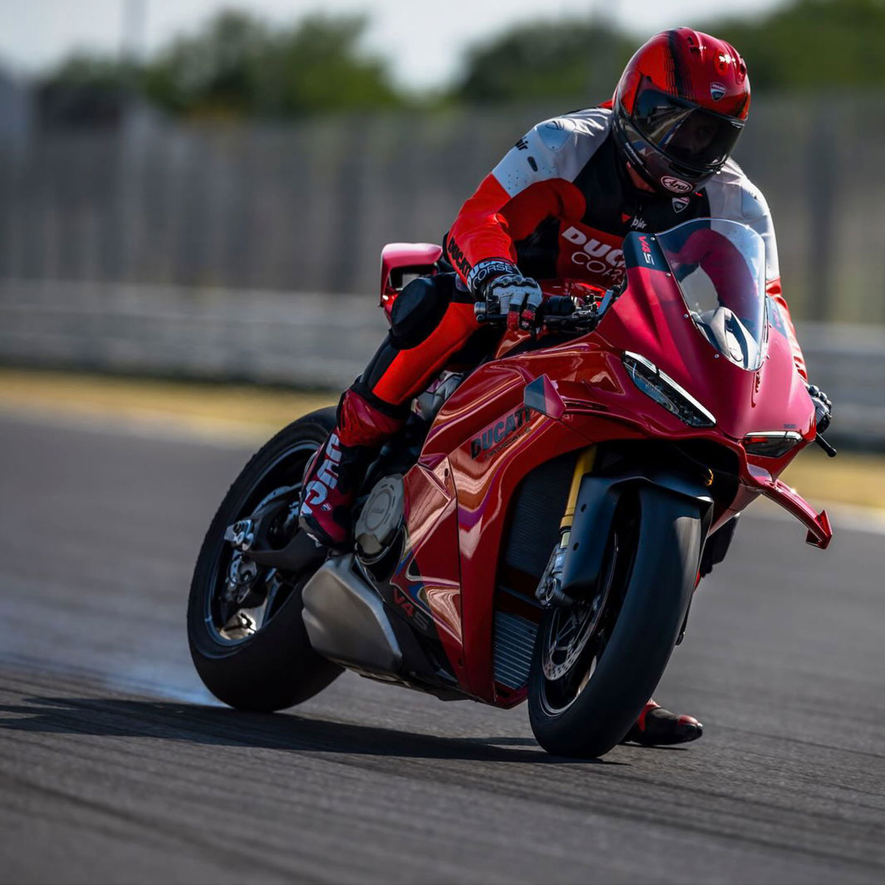 Ducati_Panigale_V4_2027_03.jpg